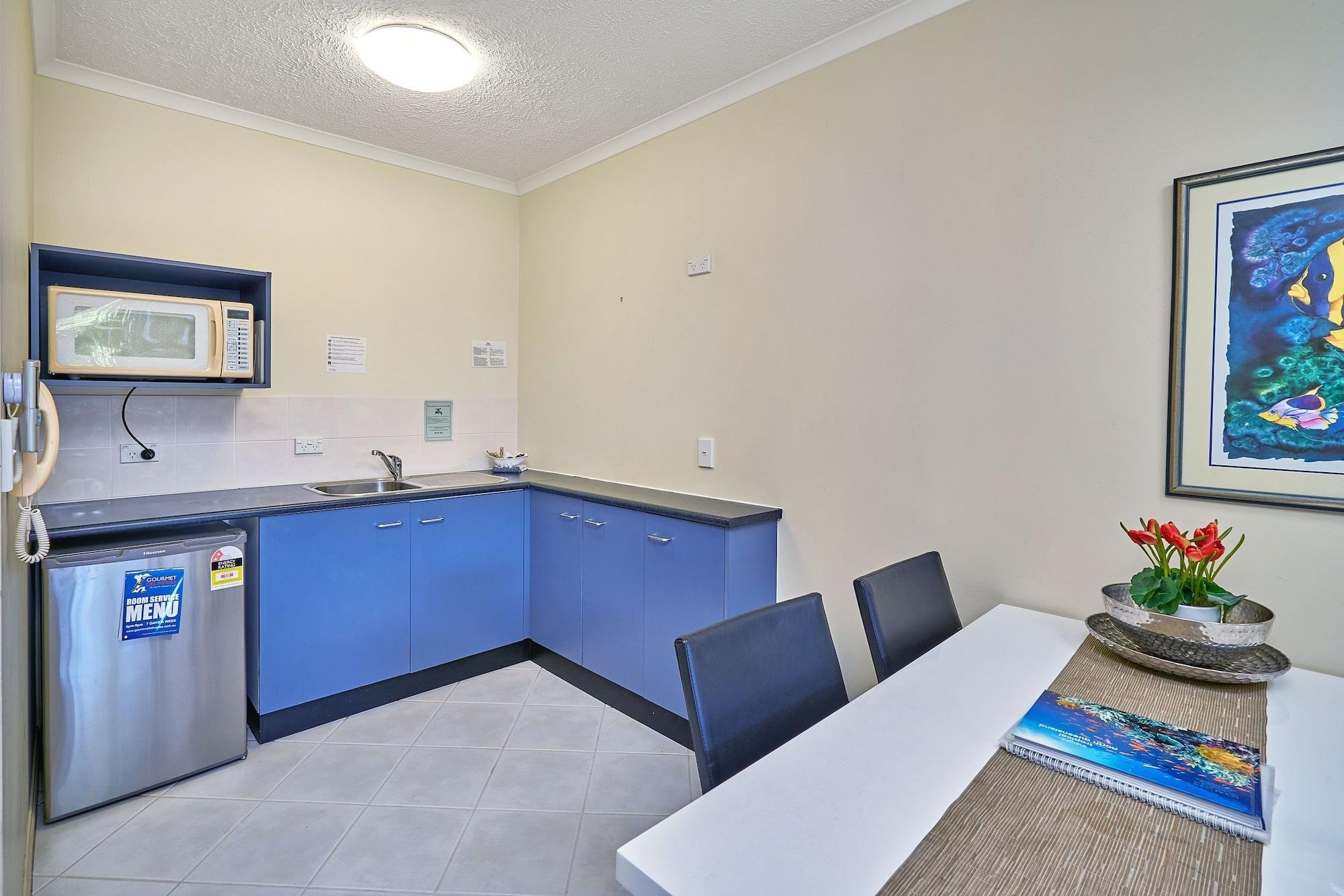 North Cove Waterfront Suites Cairns Exterior photo