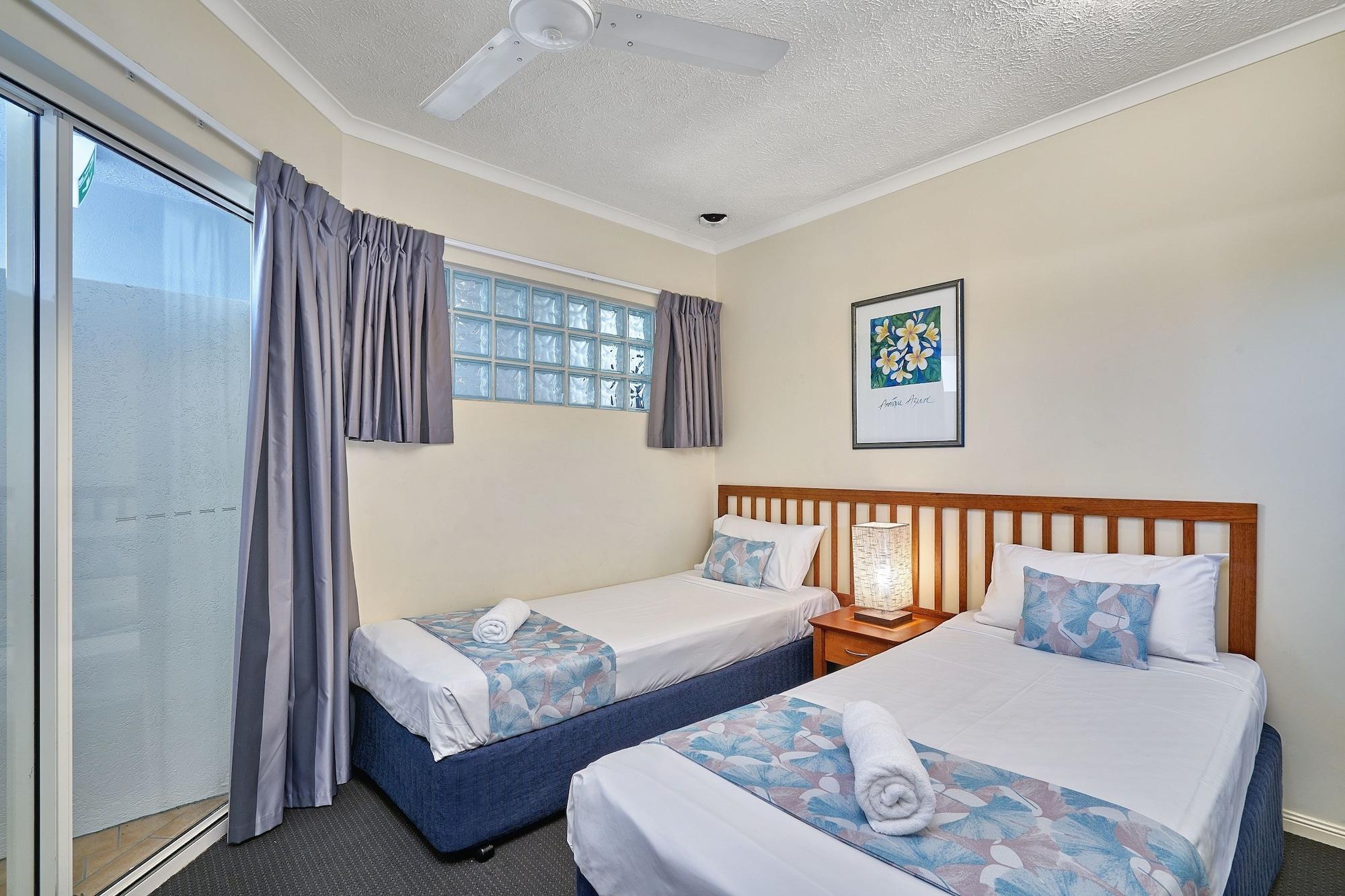 North Cove Waterfront Suites Cairns Exterior photo