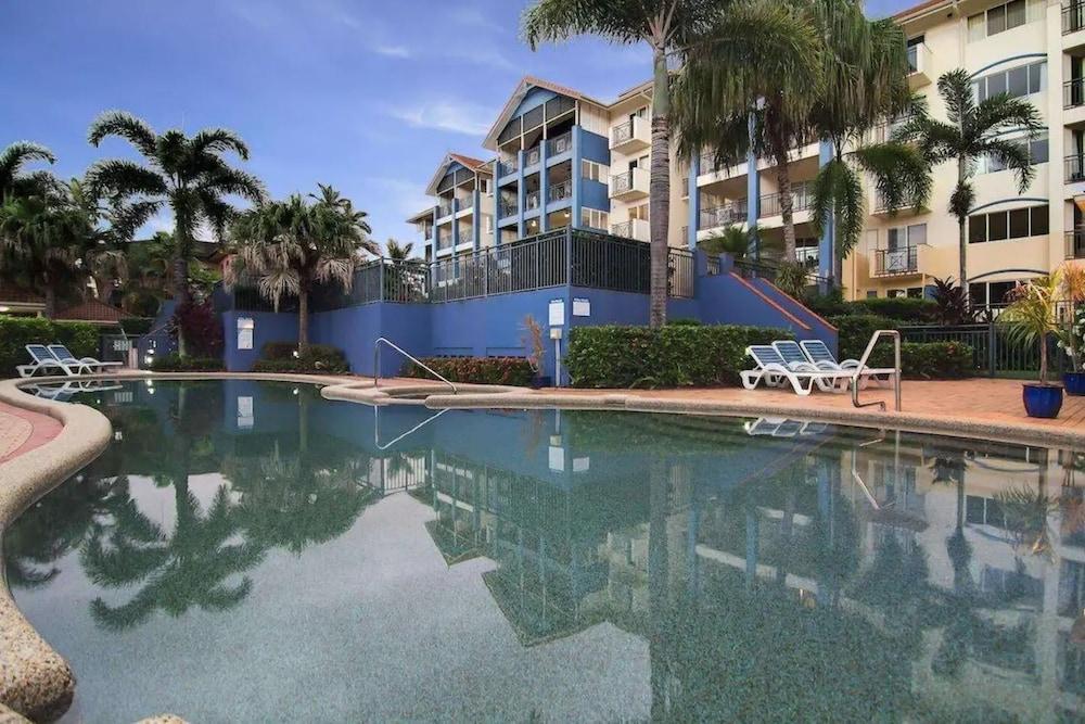 North Cove Waterfront Suites Cairns Exterior photo