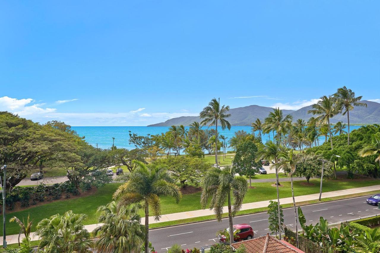 North Cove Waterfront Suites Cairns Exterior photo