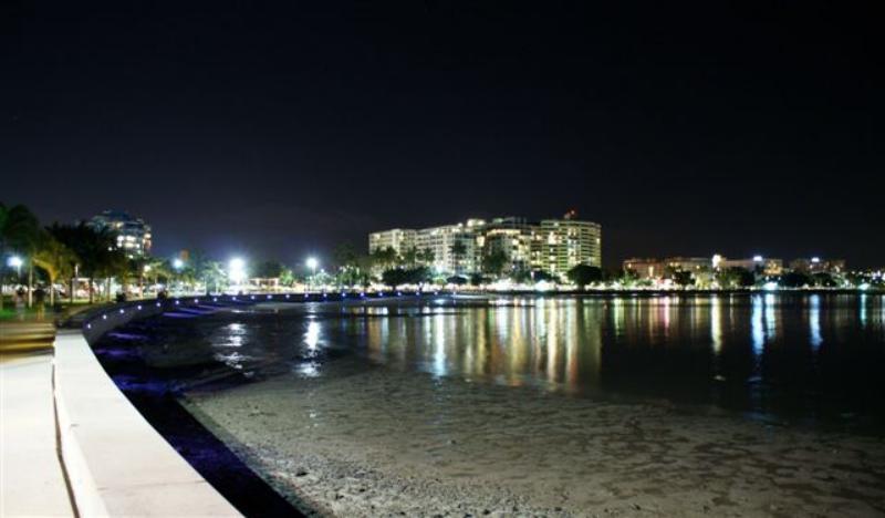North Cove Waterfront Suites Cairns Exterior photo