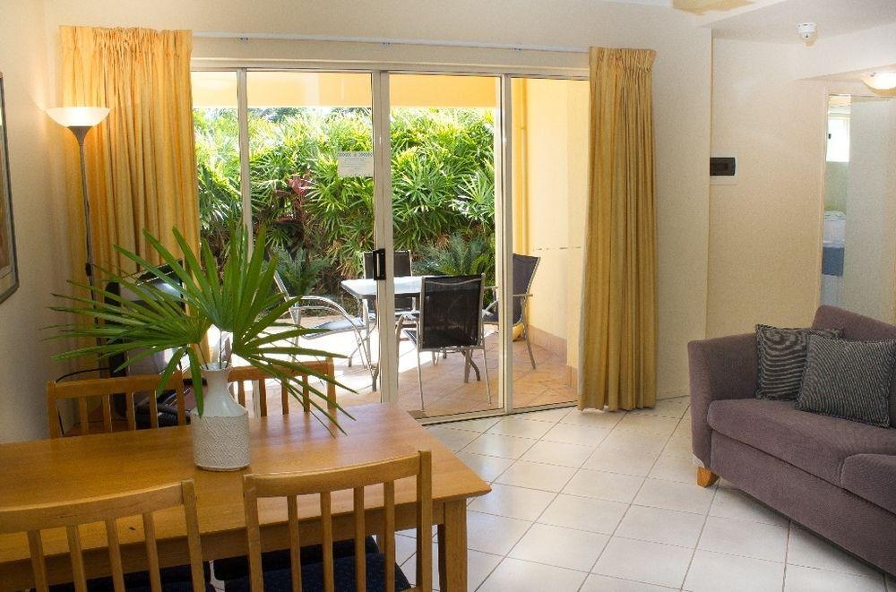 North Cove Waterfront Suites Cairns Exterior photo