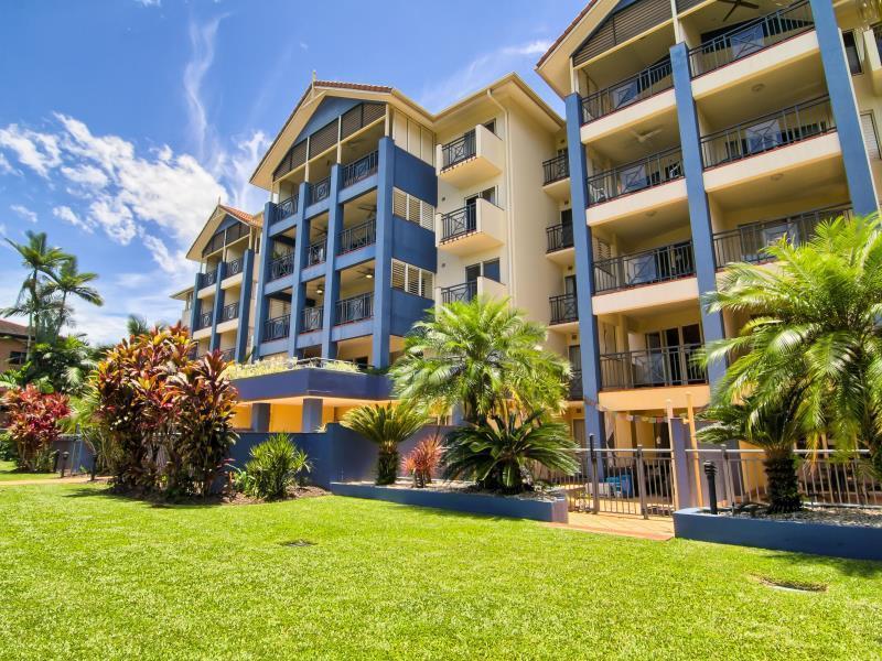 North Cove Waterfront Suites Cairns Exterior photo