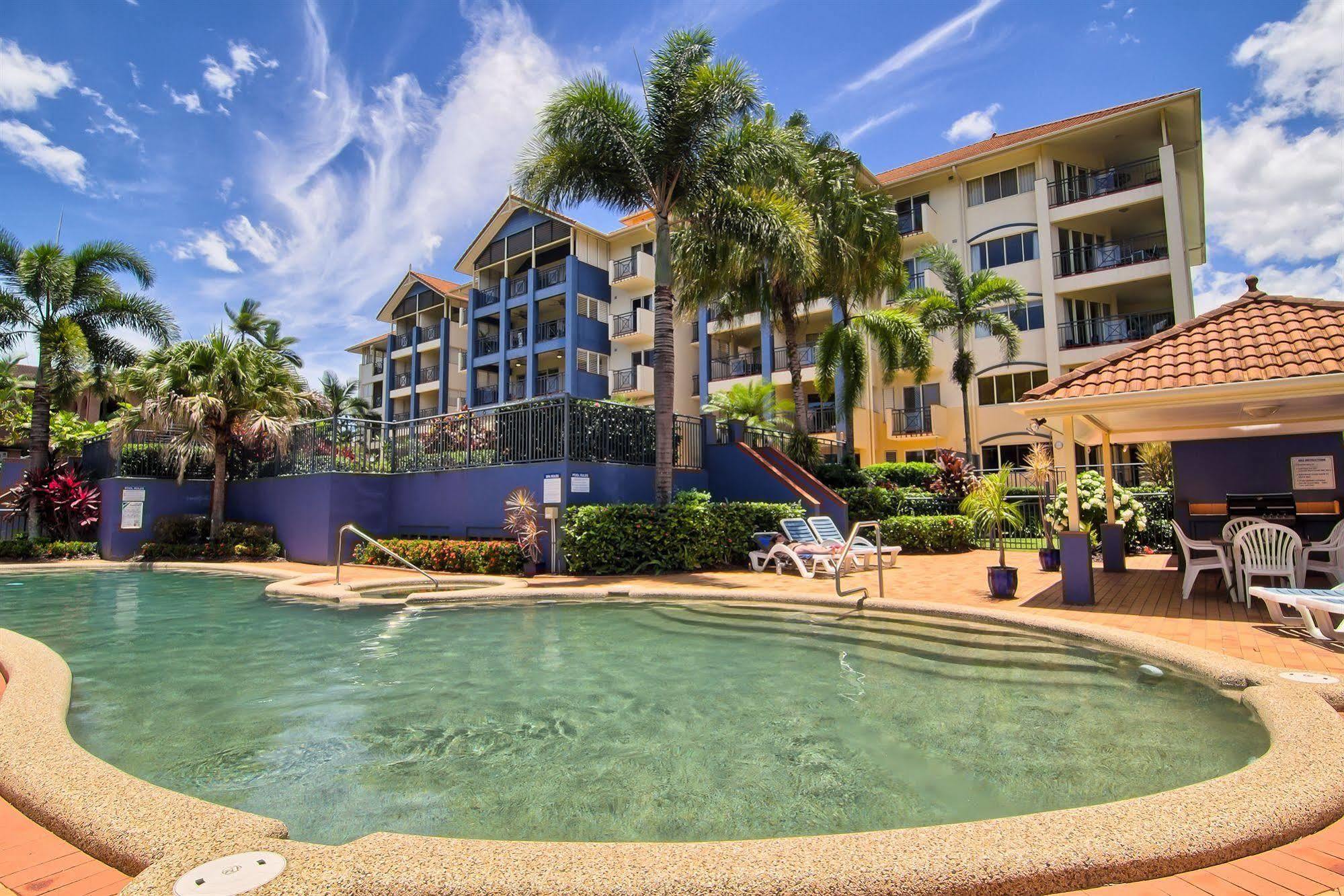 North Cove Waterfront Suites Cairns Exterior photo