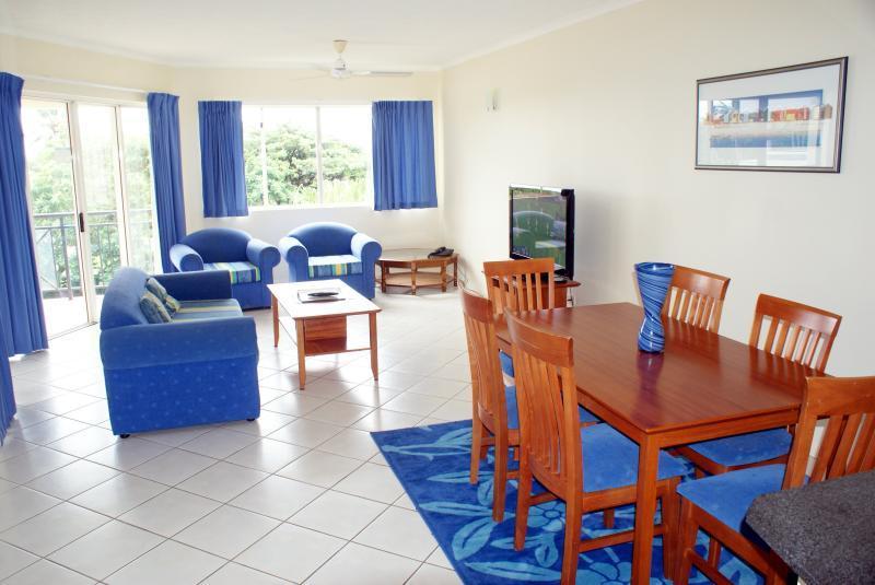 North Cove Waterfront Suites Cairns Exterior photo